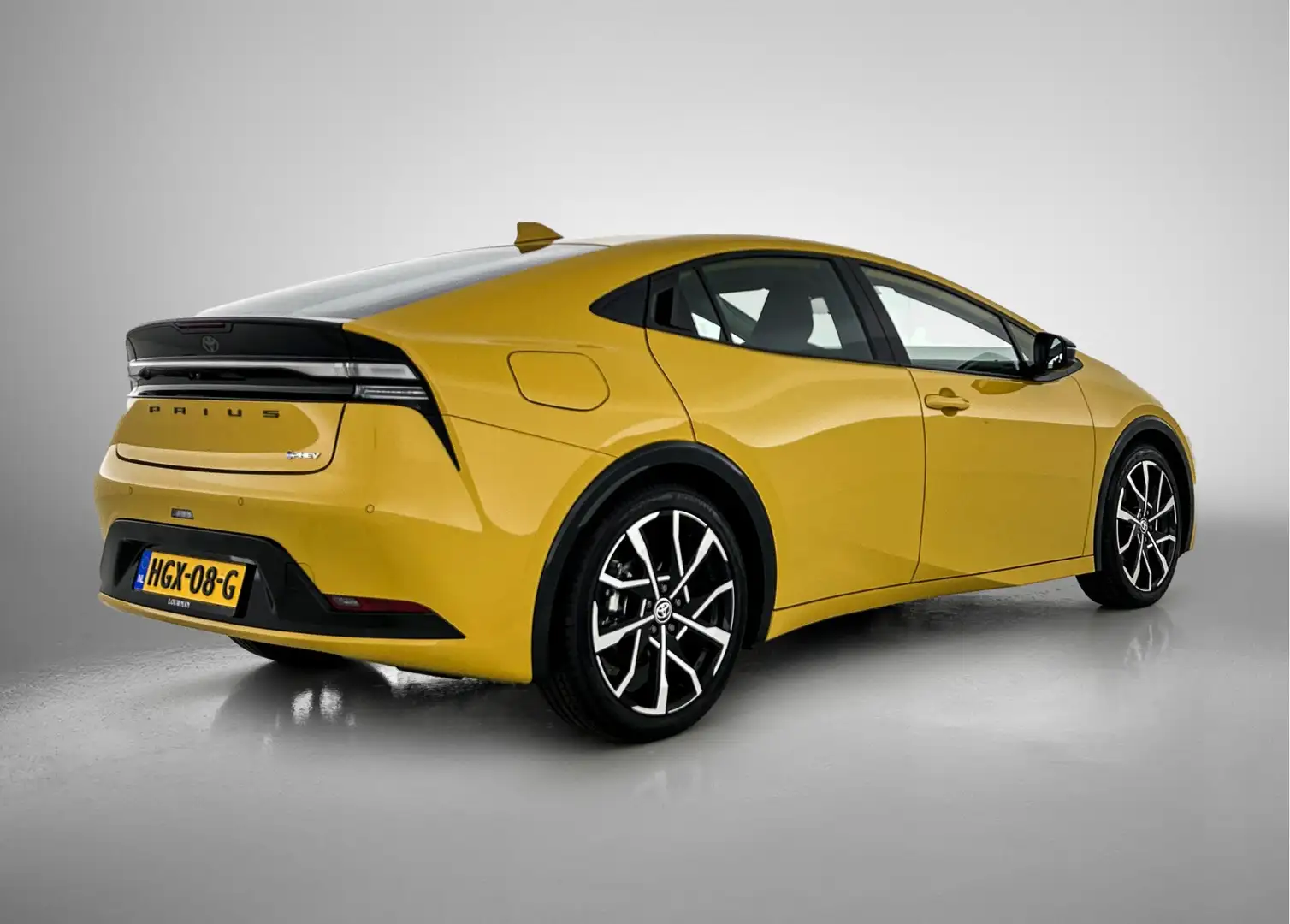 Toyota Prius 2.0 Plug-in Executive | Navigatie | Stoel- en Stuu Jaune - 2