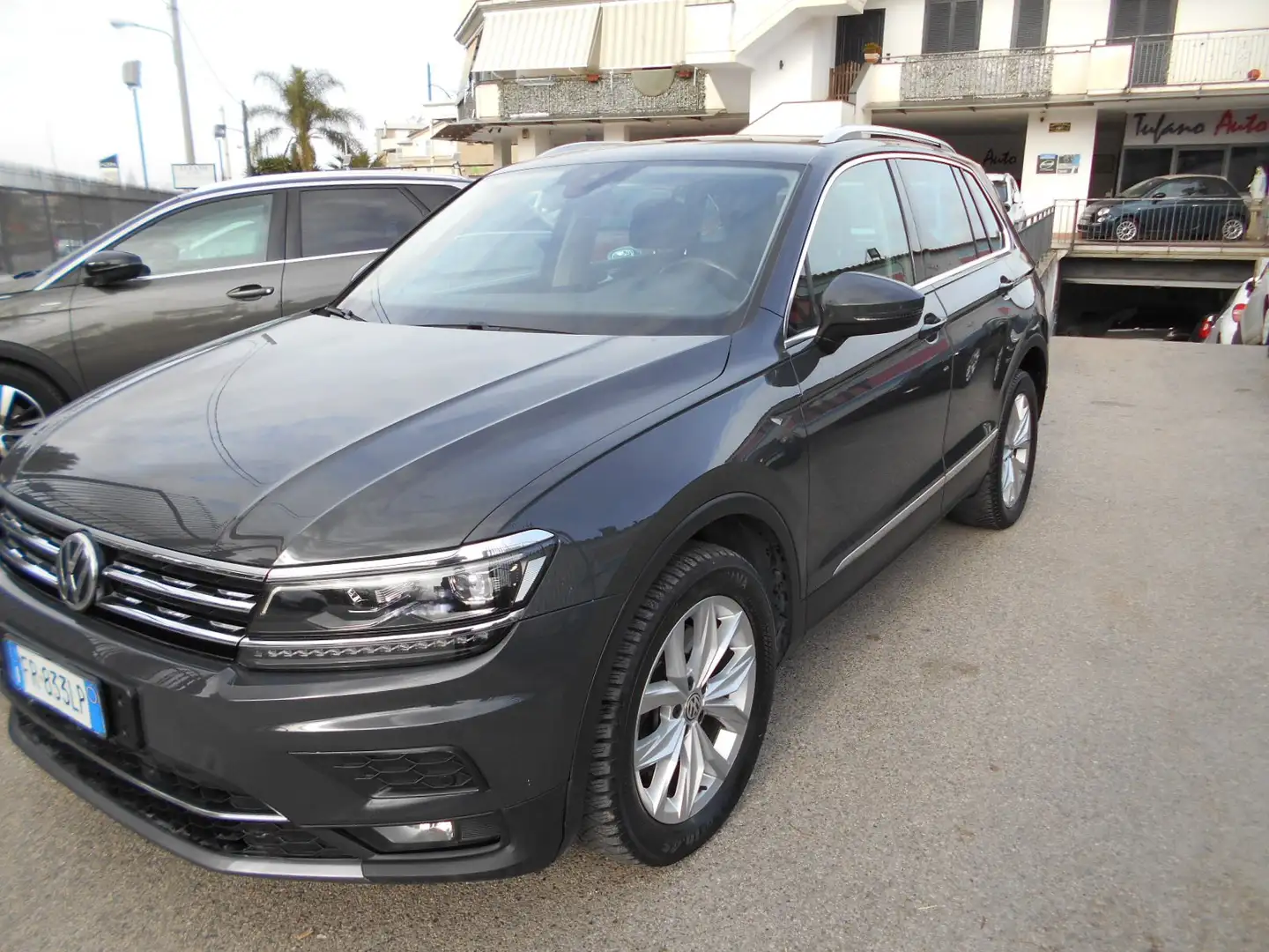 Volkswagen Tiguan Tiguan II 2018 2.0 tdi Advanced 4motion 190cv dsg Grigio - 2