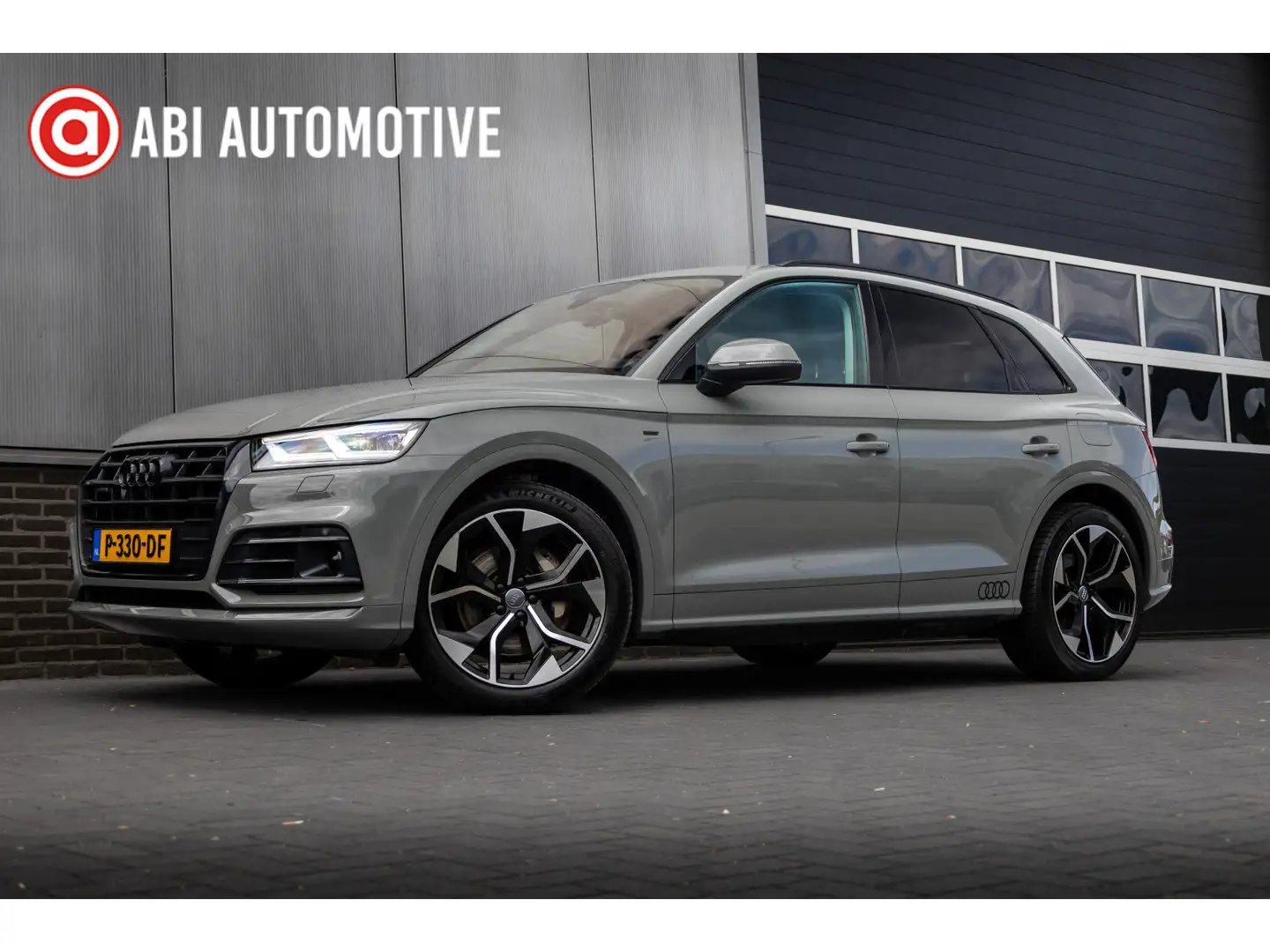 Audi Q5 55 TFSI e 367 pk Quattro S-Edition / Lucht-Vering/ Grijs - 1