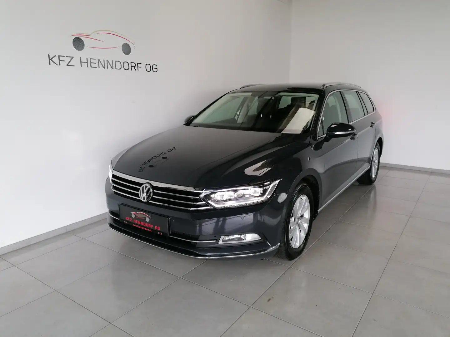 Volkswagen Passat Variant Highline 2,0 TDI ab € 230 / Monat Noir - 1