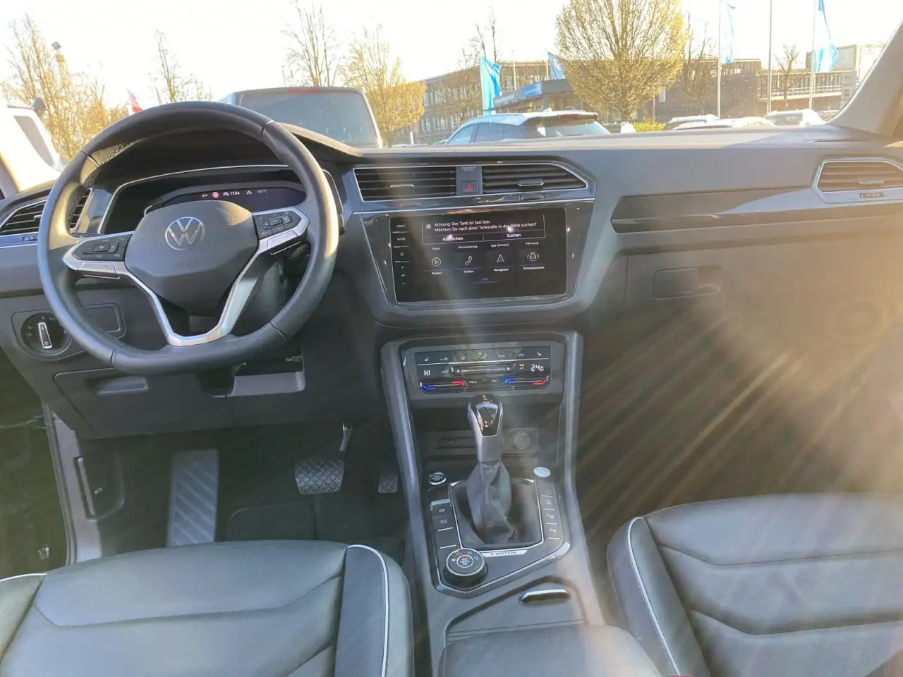 Volkswagen Tiguan 2.0 TDI Elegance 4Motion+AHK+PANO+RFK+LED Klima 9
