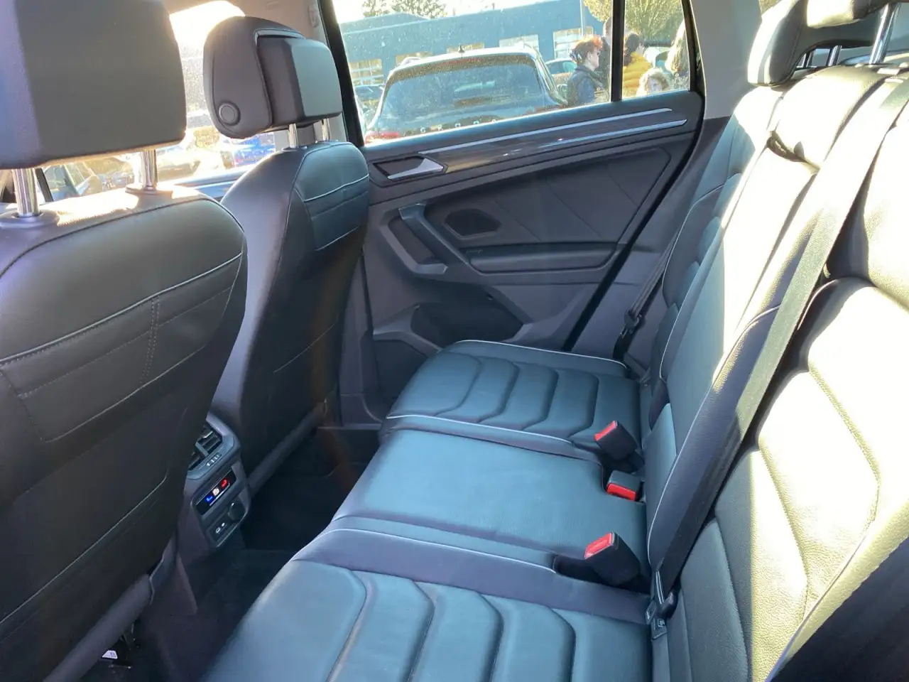 Volkswagen Tiguan 2.0 TDI Elegance 4Motion+AHK+PANO+RFK+LED Klima 8