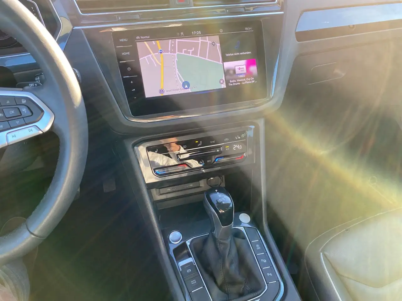 Volkswagen Tiguan 2.0 TDI Elegance 4Motion+AHK+PANO+RFK+LED Klima 12