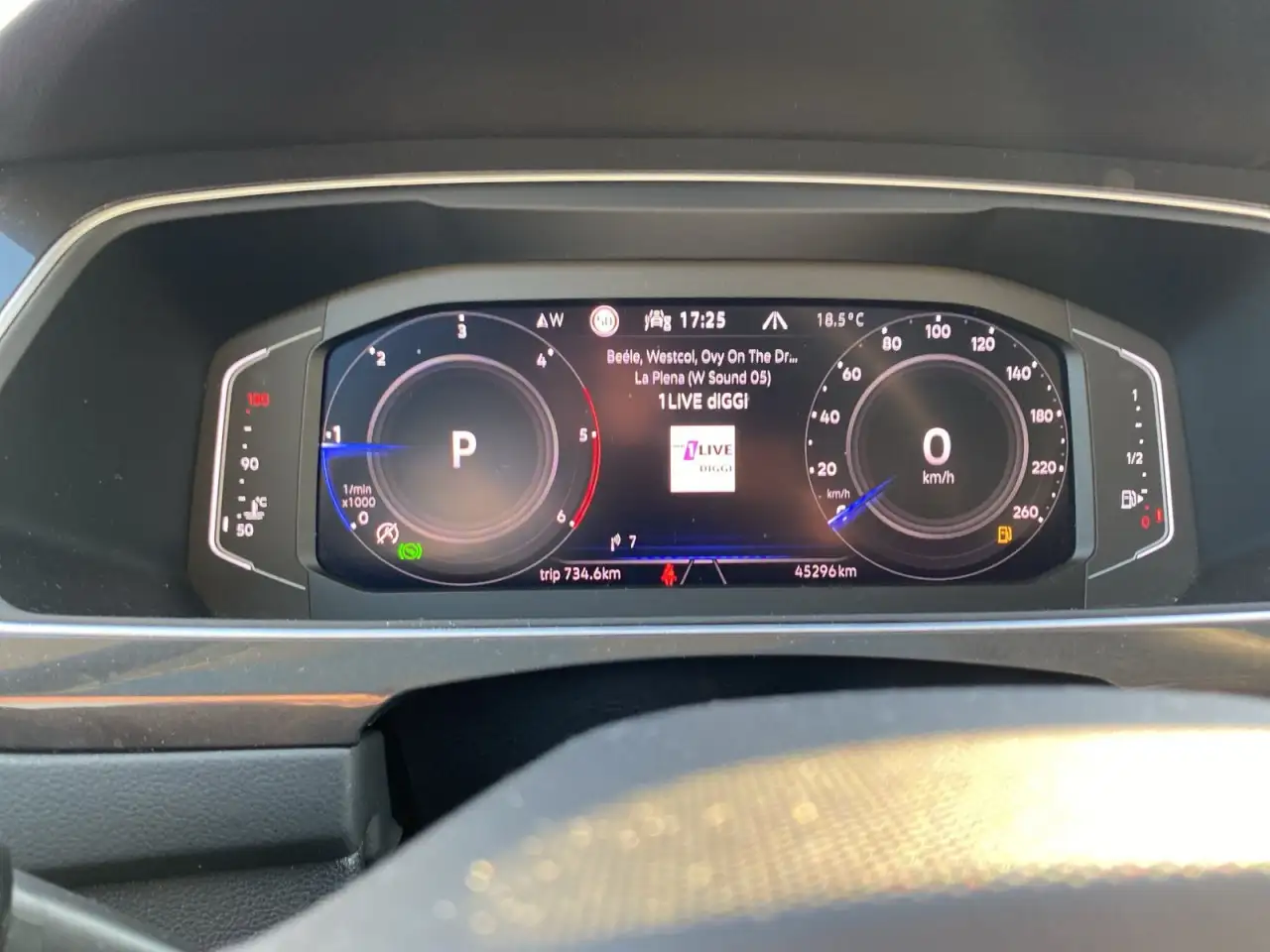 Volkswagen Tiguan 2.0 TDI Elegance 4Motion+AHK+PANO+RFK+LED Klima 11