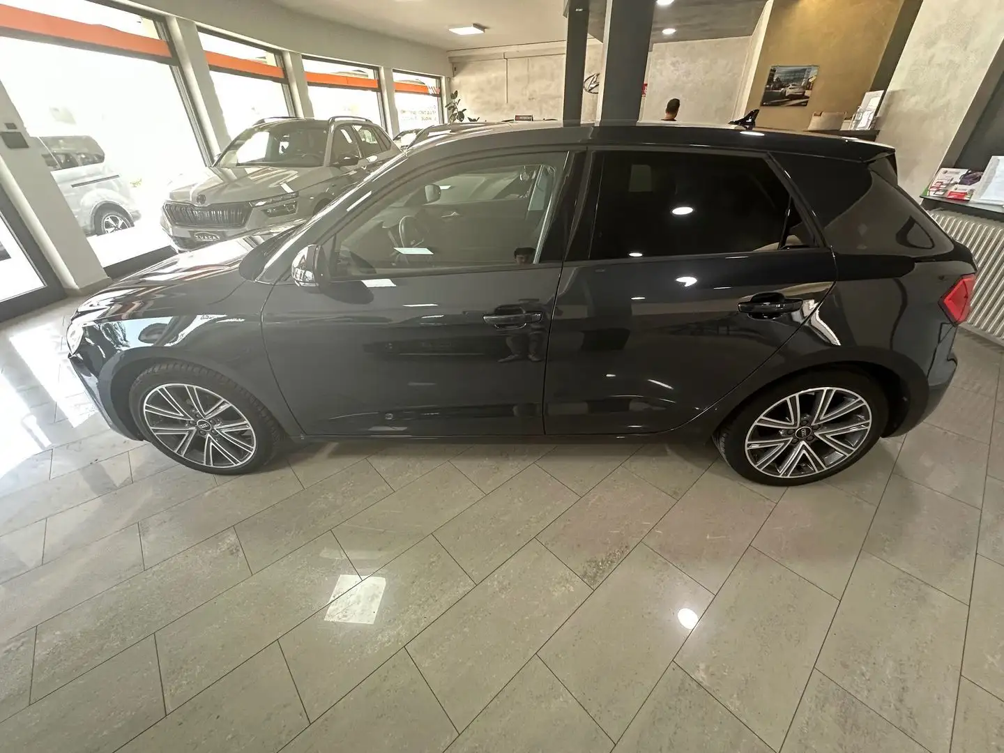 Audi A1 Admired Advanced 1.0 25 TFSI Gris - 2