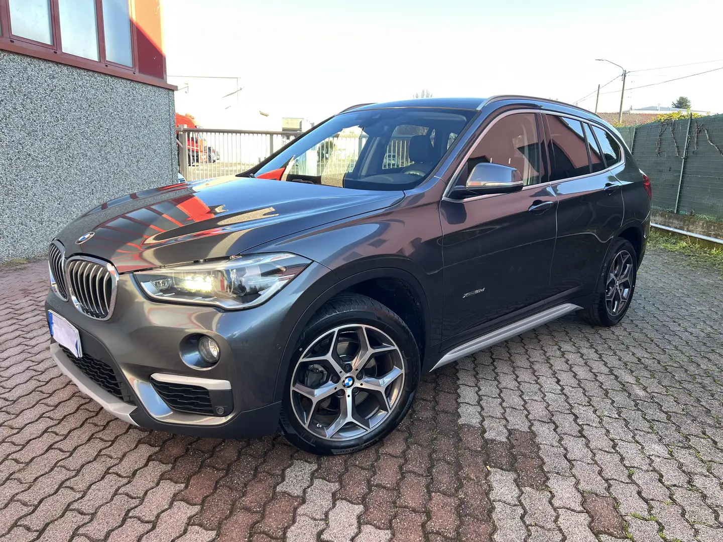 BMW X1 xdrive18d xLine auto Gris - 1