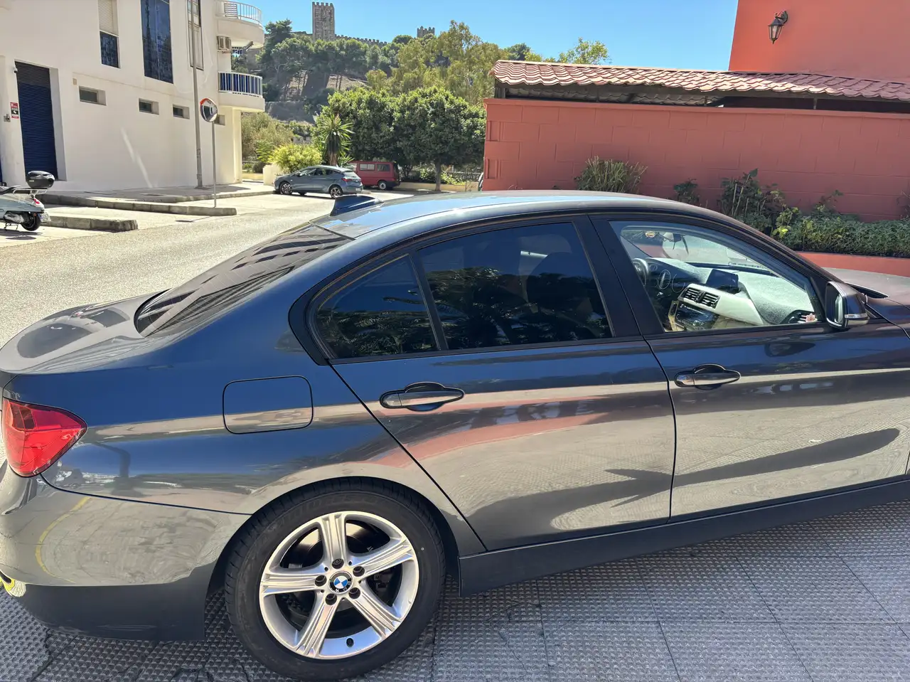BMW 320