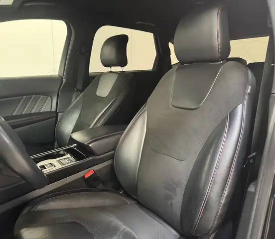 Ford Edge view 18