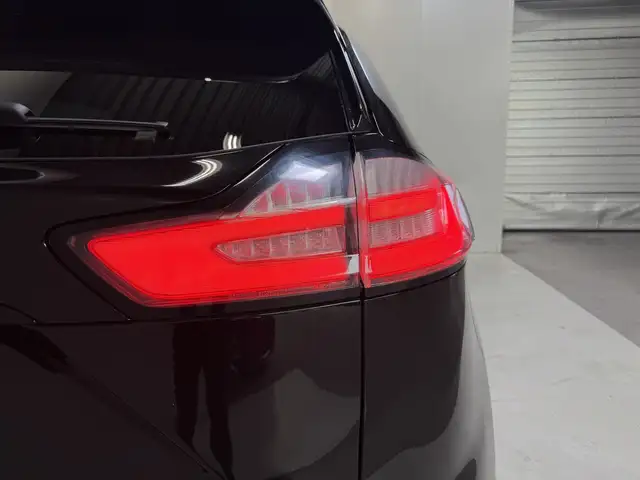 Ford Edge view 26
