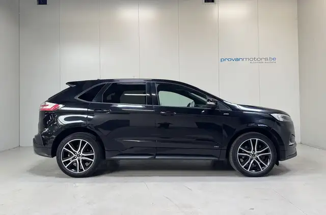 Ford Edge view 30
