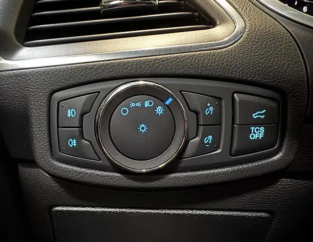 Ford Edge view 22