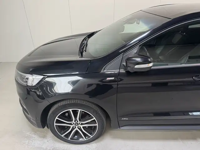 Ford Edge view 28