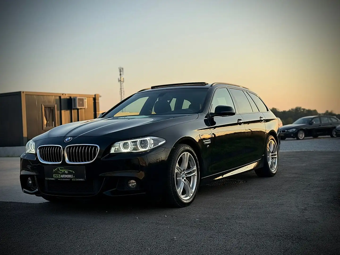 BMW 530 d xDrive Touring Aut. M-Paket/LED Schwarz - 1