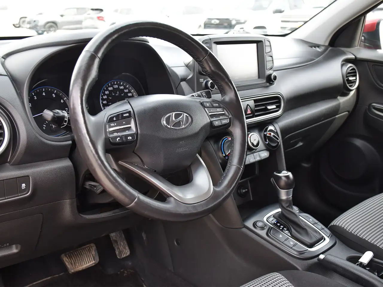 Hyundai KONA снимка Hyundai KONA