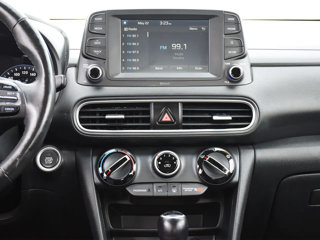Hyundai KONA снимка Hyundai KONA
