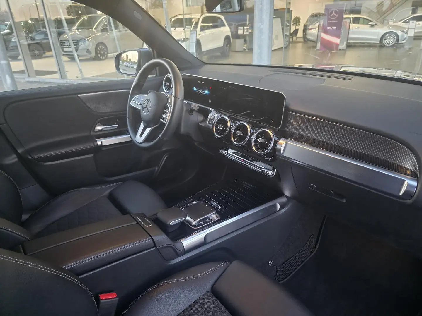 Mercedes-Benz GLB 200 GLB d Luxury Line Grijs - 2