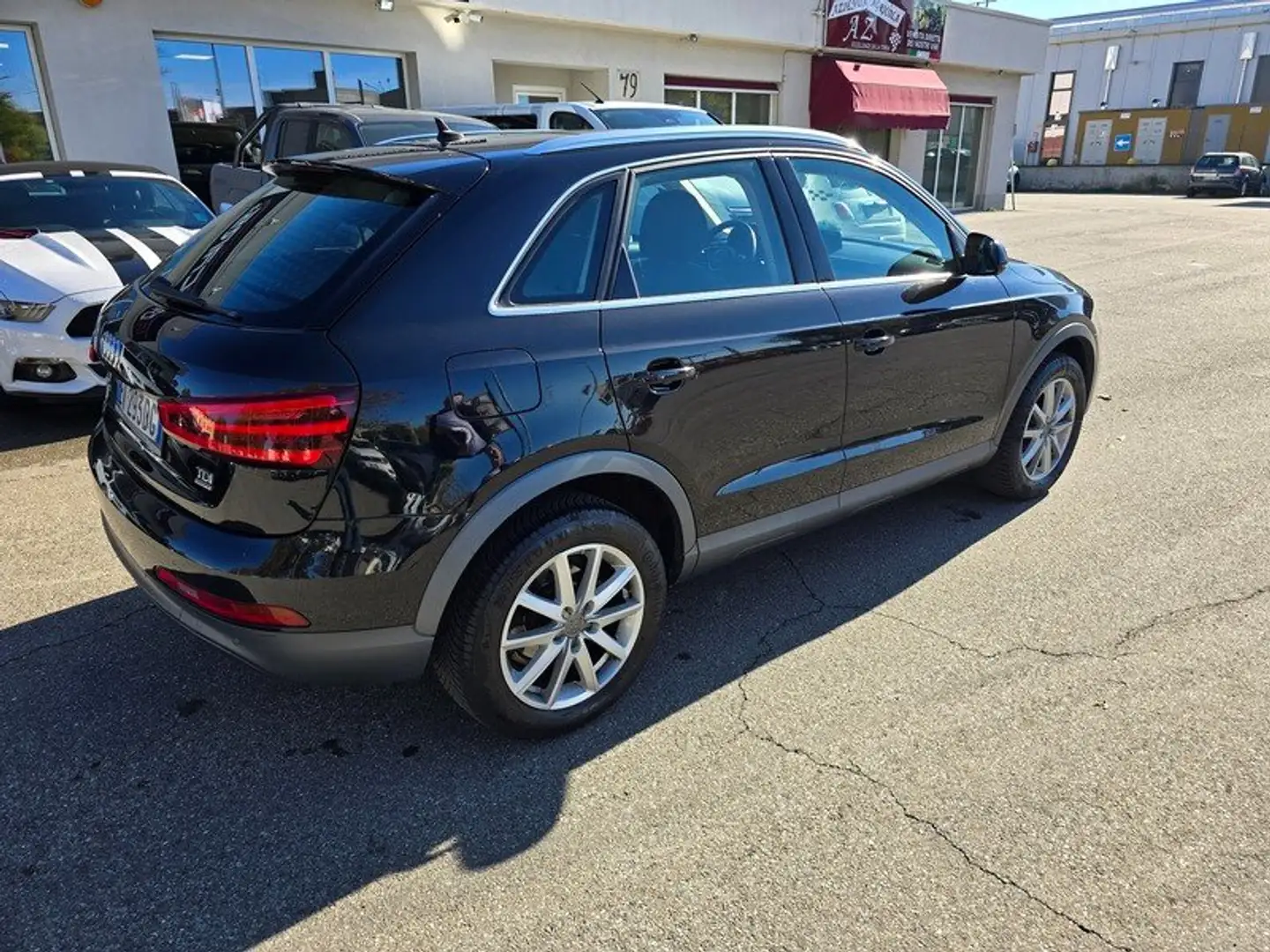 Audi Q3 2.0 TDI quattro S tronic Negru - 2