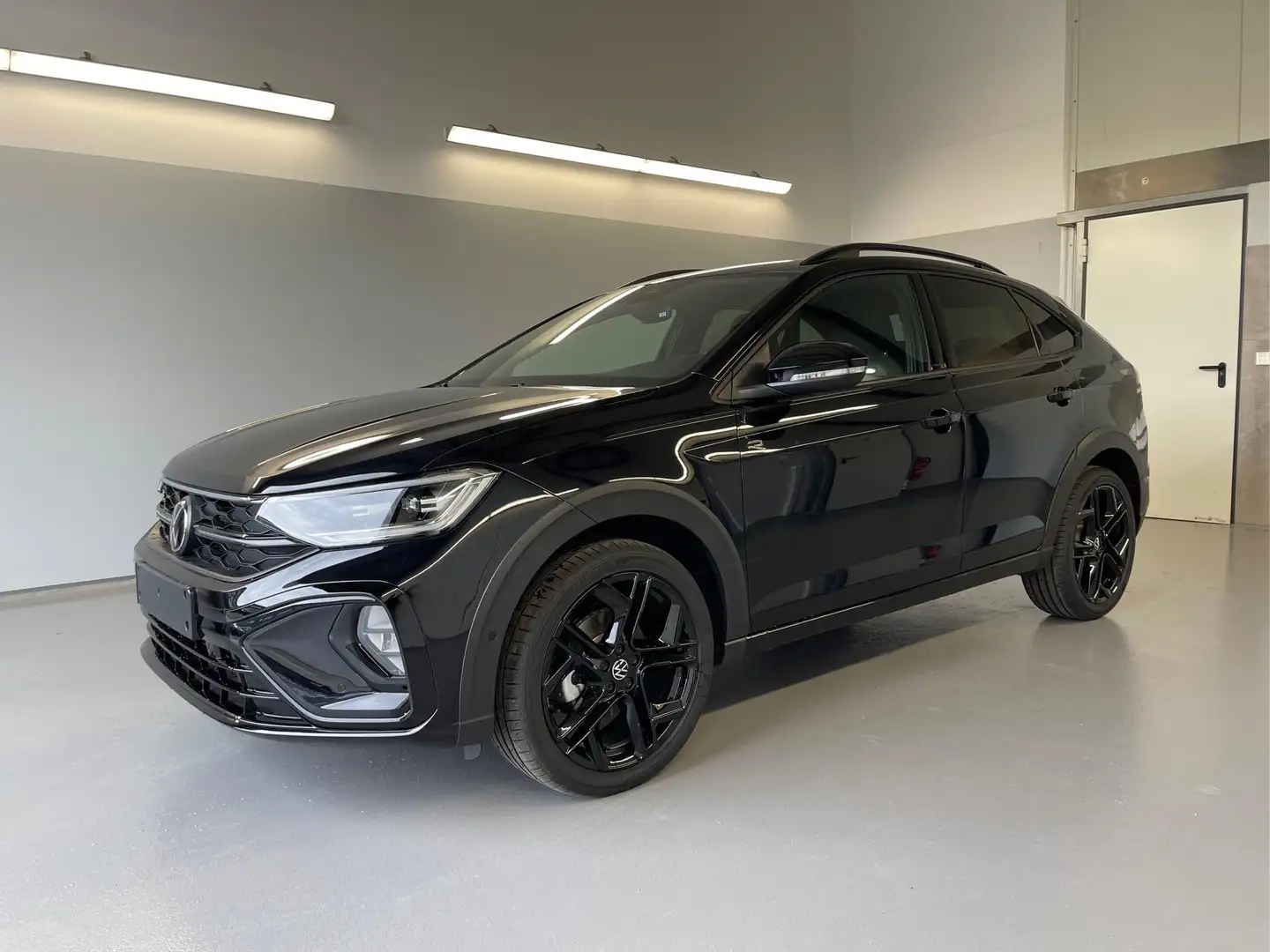Volkswagen Taigo R-Line 150PS DSG Navi+AHK+IQ.Light+Alu18+Keyles... Schwarz - 1