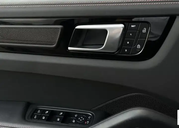 Porsche Cayenne 2023, foto 23