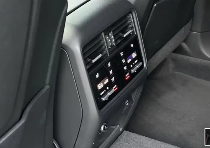 Porsche Cayenne 2023, foto 21