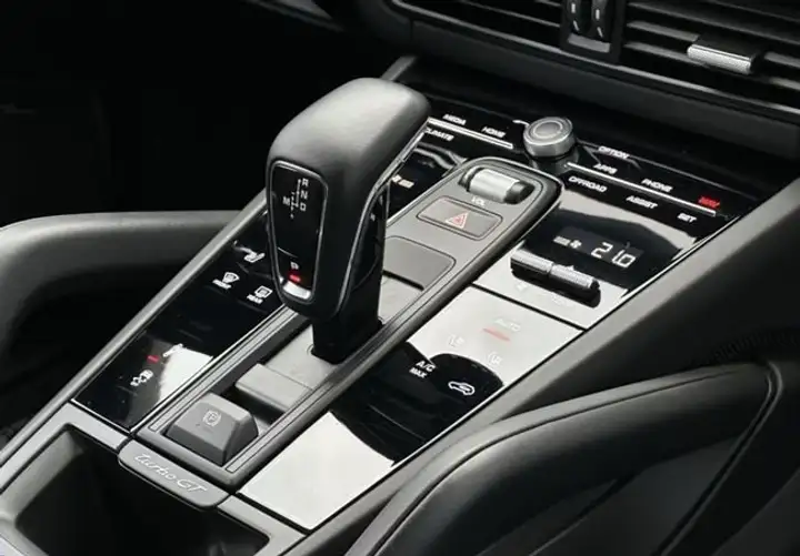 Porsche Cayenne 2023, foto 11