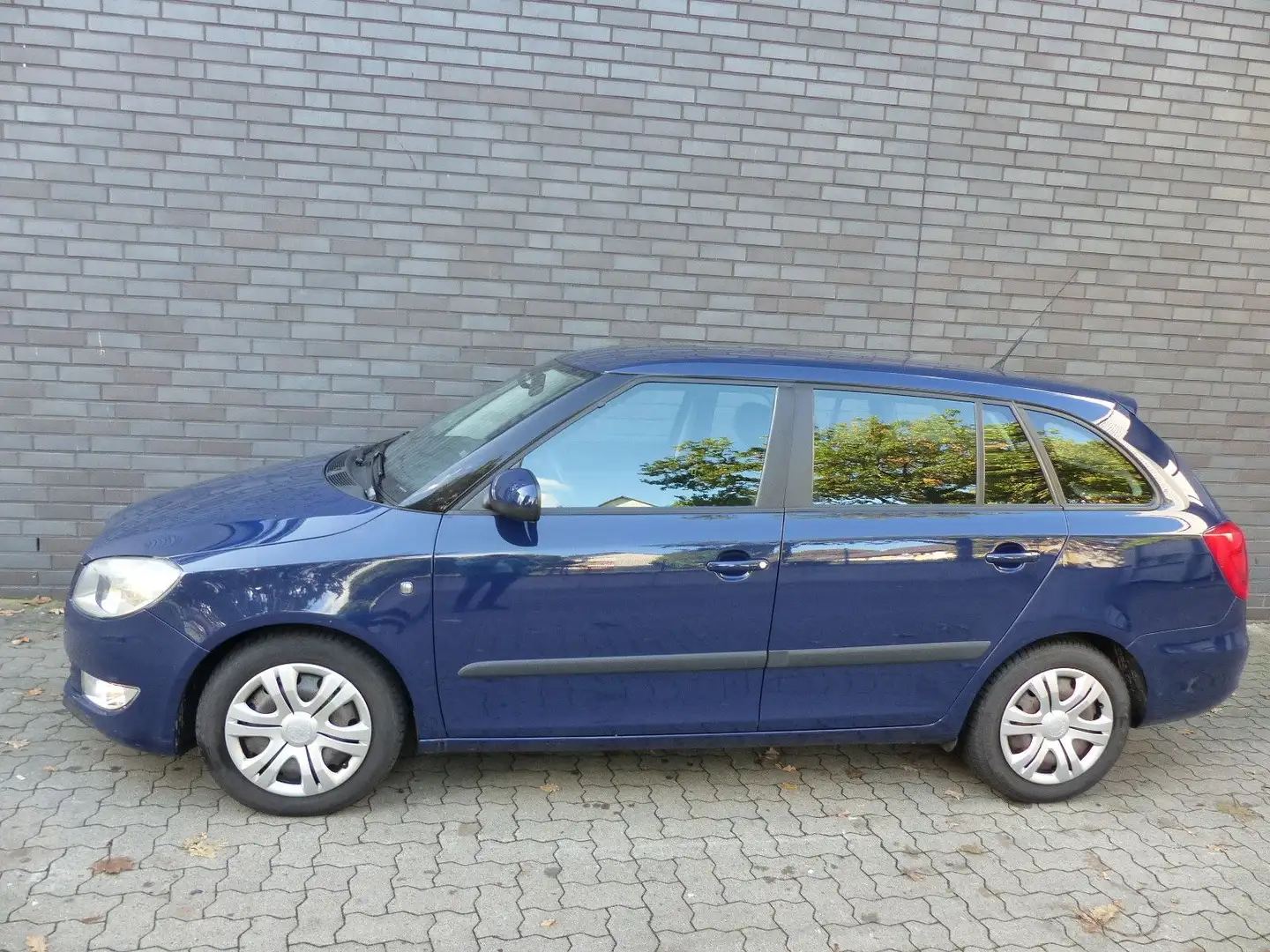 Skoda Fabia Combi Ambiente Automatik/Klima/PDC Blau - 1