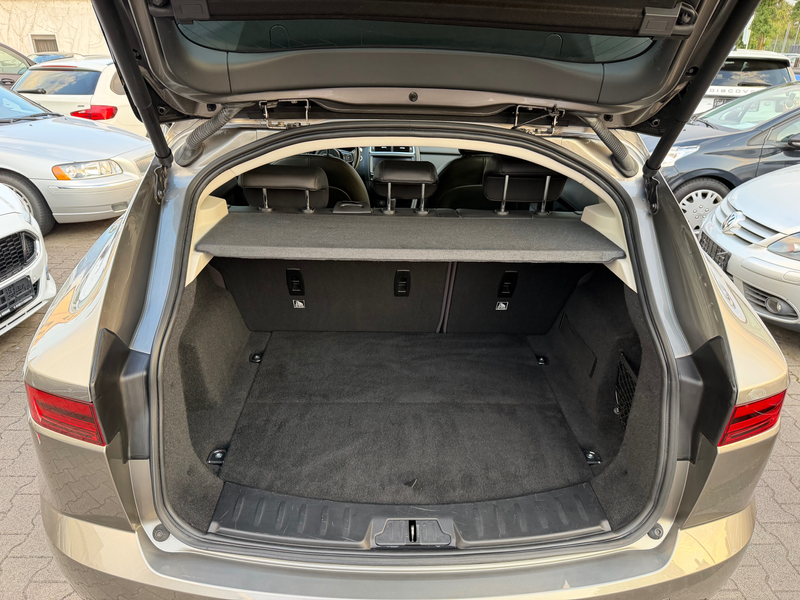 Jaguar E-Pace 1Hand~AWD~Leder~Navi~Scheckheft — photo 14