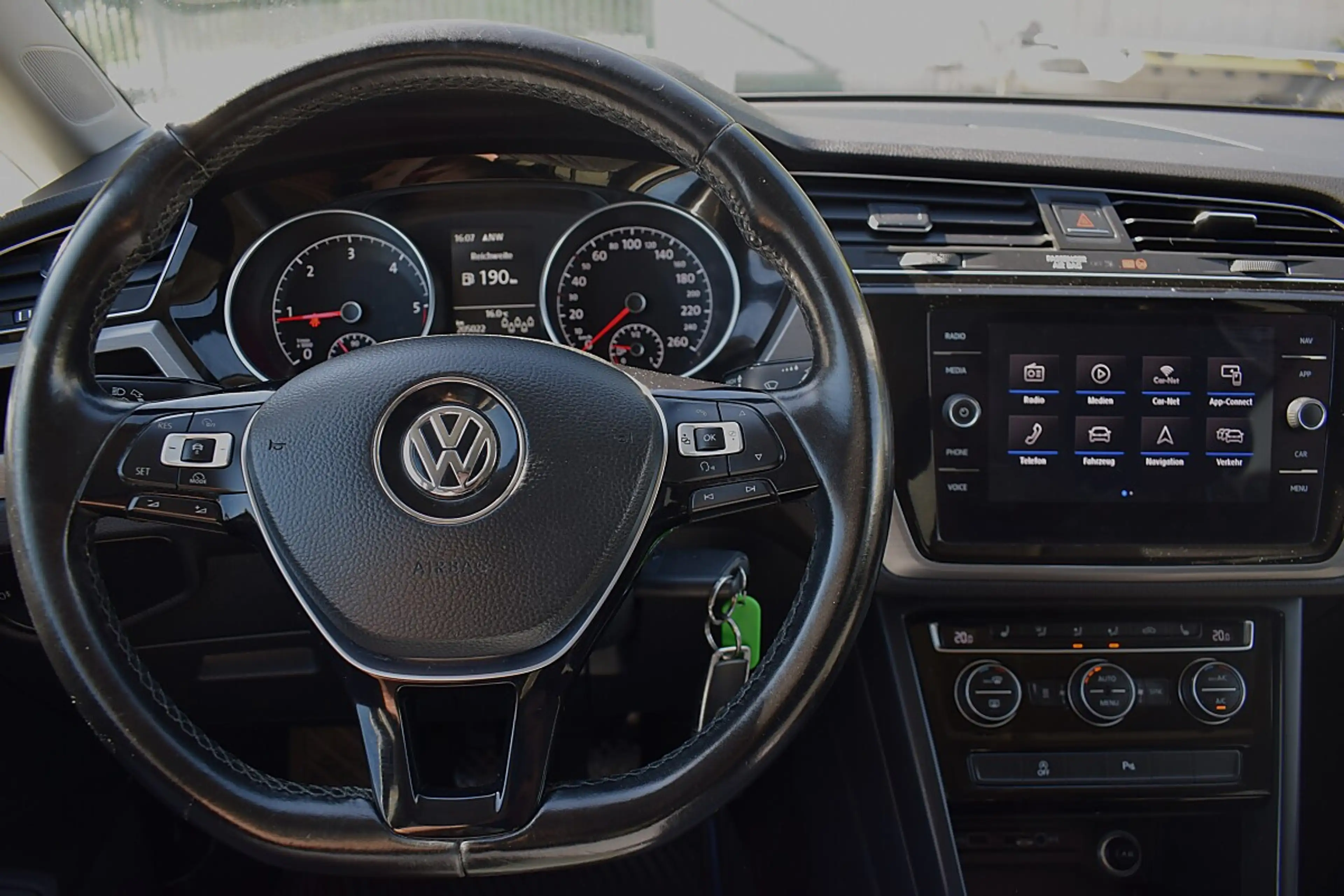 Volkswagen Touran Sky 1,6 SCR TDI 7 Sitze — photo 15