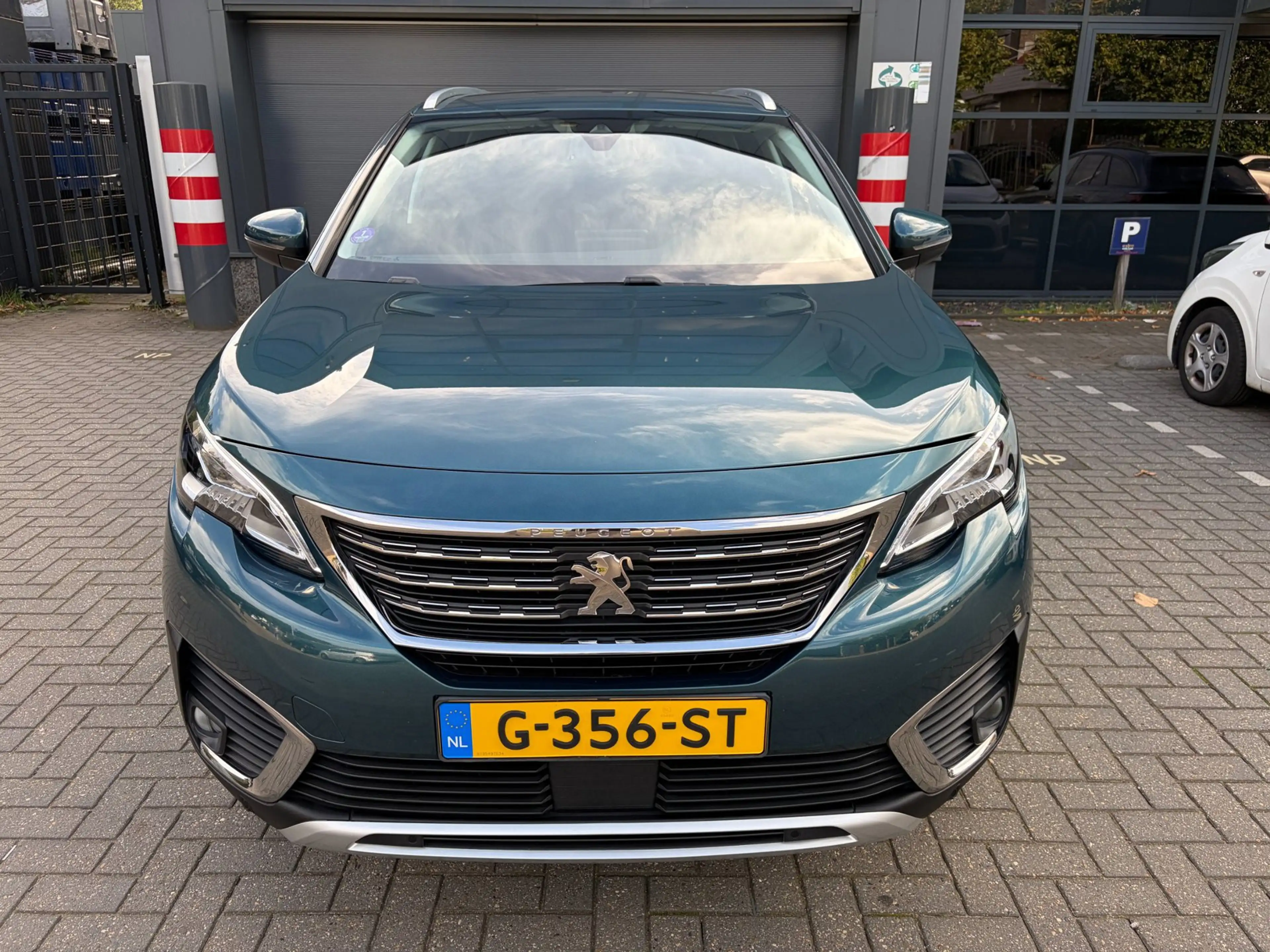 Peugeot 5008 1.2 PureTech Blue Lease Premium / 7-pers / Automaa — photo 2