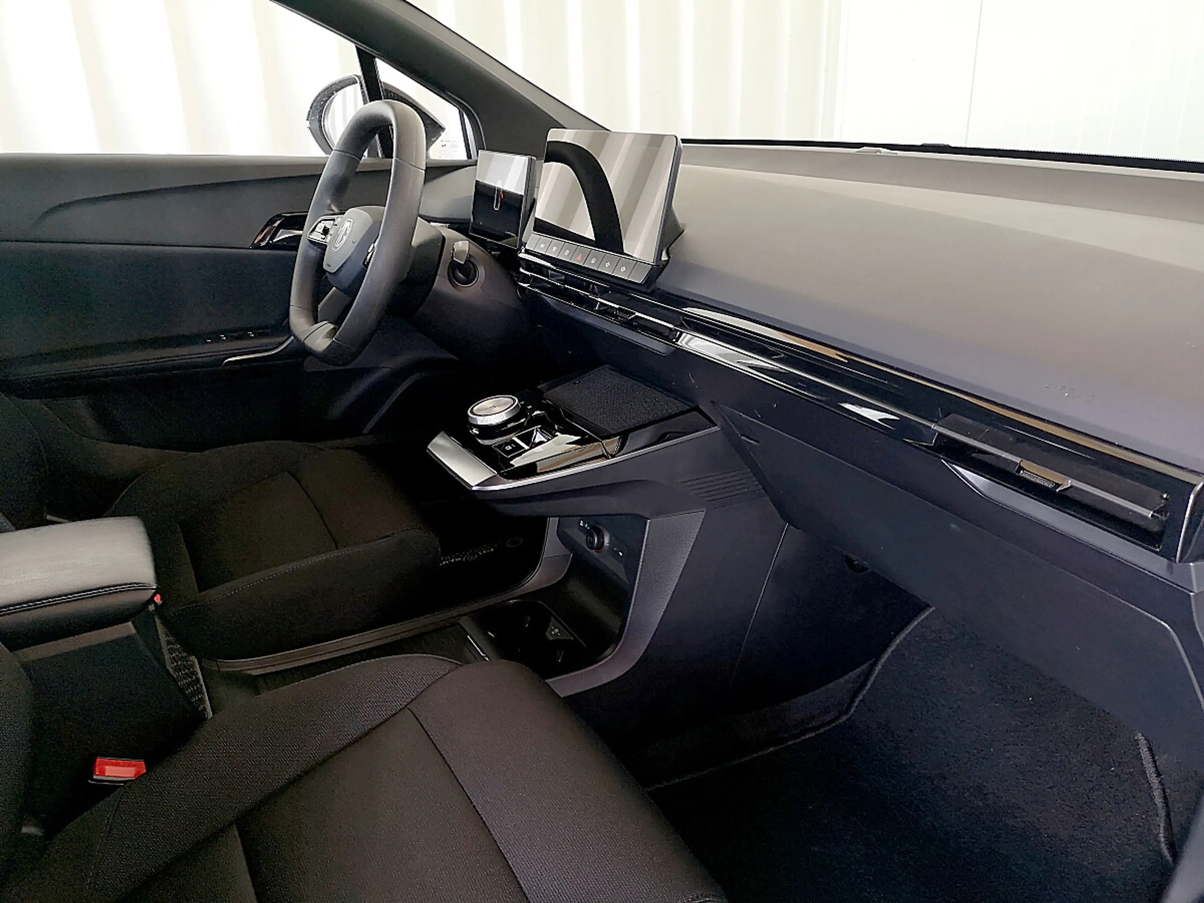 MG MG4 EV 51 kWh Standard — photo 10