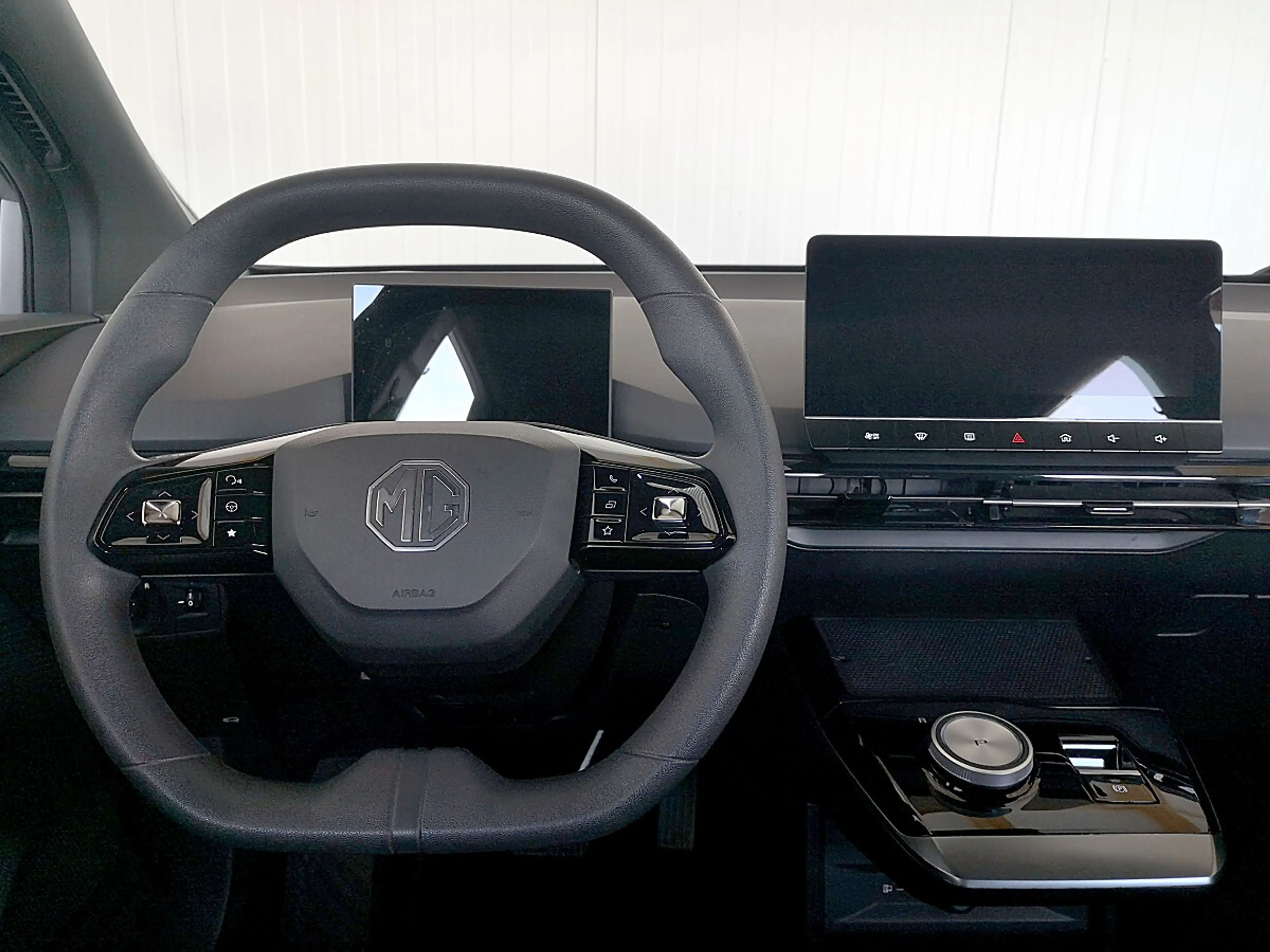 MG MG4 EV 51 kWh Standard — photo 13