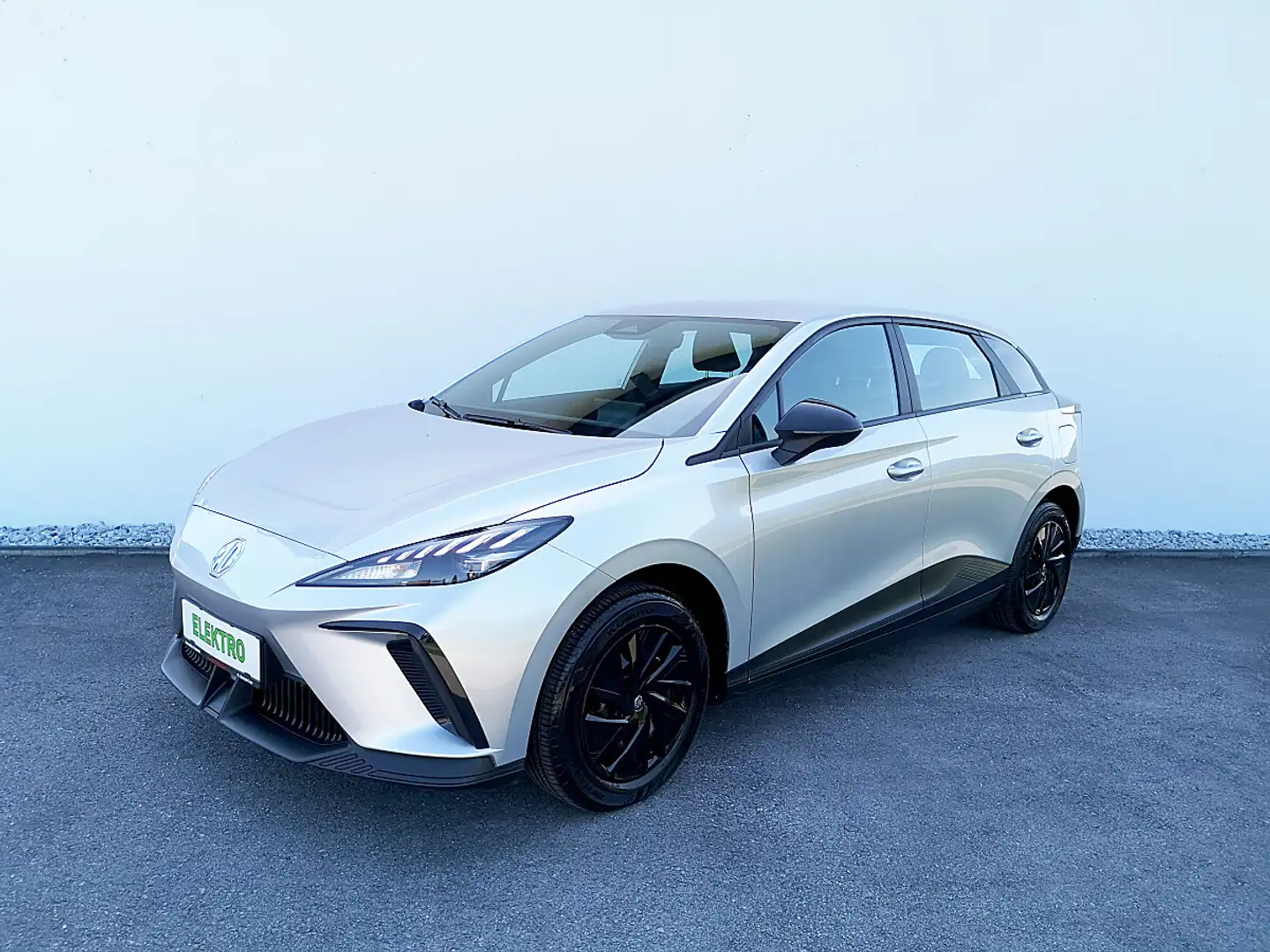 MG MG4 EV 51 kWh Standard Silber - 1