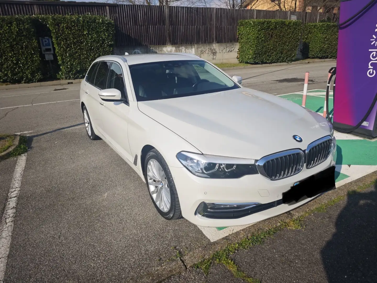 BMW 530 530d Touring Luxury 265cv auto Bianco - 1