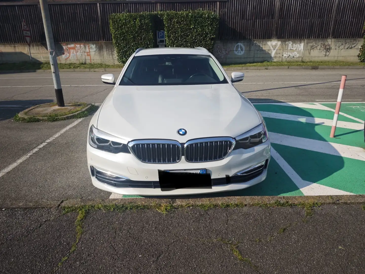 BMW 530 530d Touring Luxury 265cv auto Bianco - 2