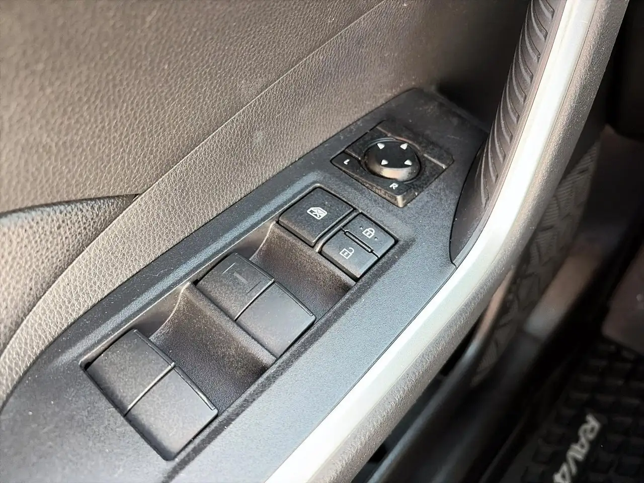 Toyota RAV 4 Prime снимка Toyota RAV 4 Prime