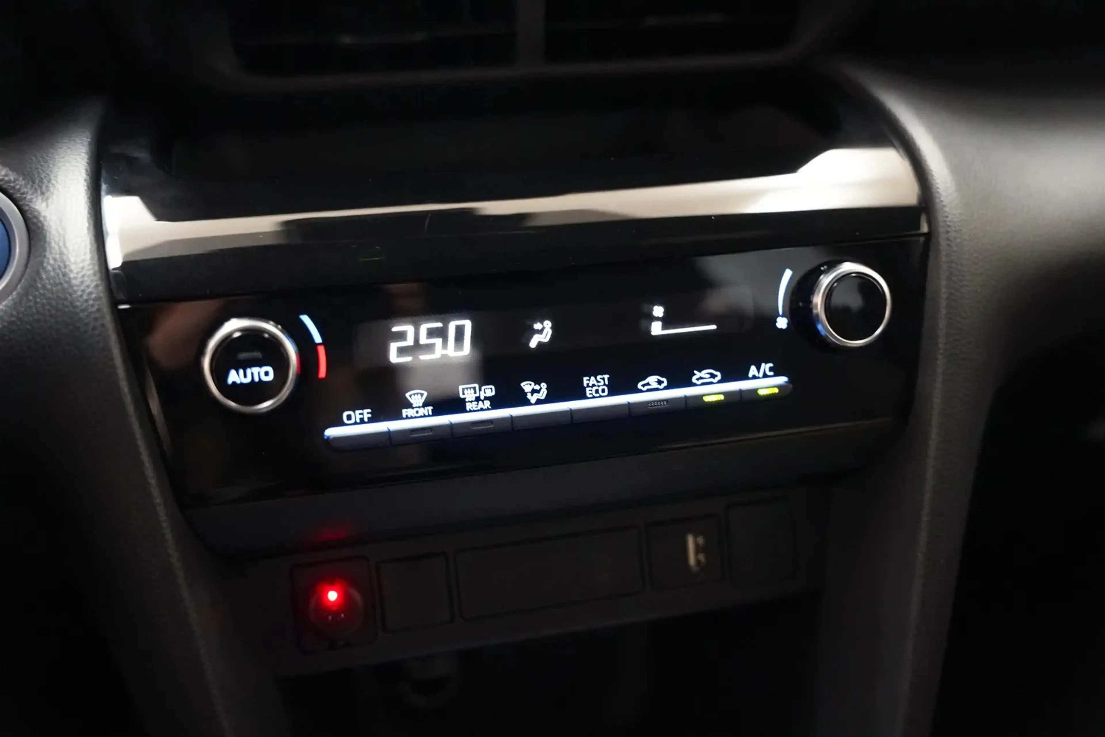 Toyota Yaris Cross 1.5 Hybrid First Edition [ Led Camera Apple CarPla — photo 11