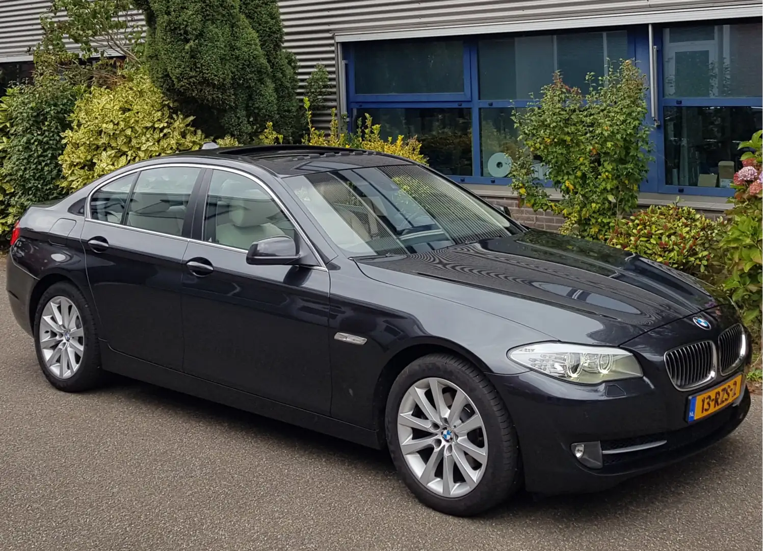 BMW 523 5-serie 523i Aut Leder Dak Navi Trekhaak 18"Vlg Grijs - 1