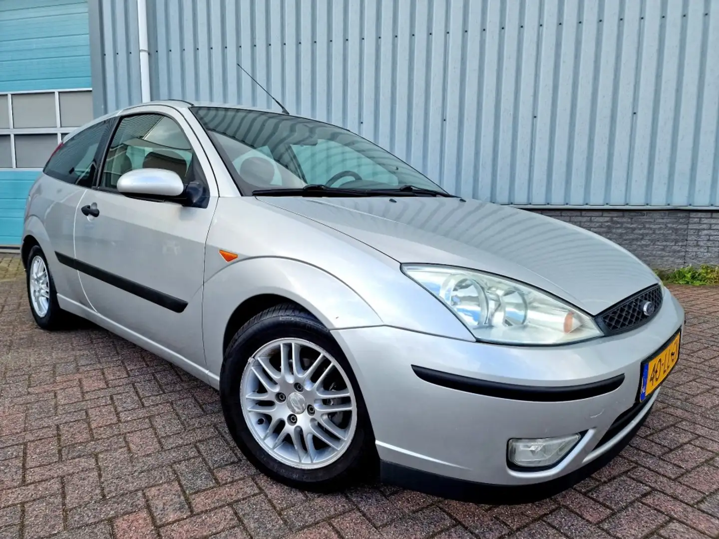 Ford Focus 1.6 16v Airco Nieuwe APK 2025 Gris - 1
