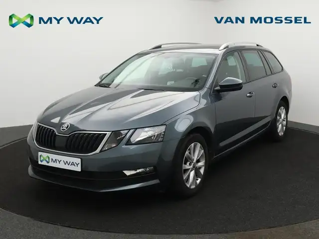 Skoda Octavia Octavia Combi Ambition 1.6TDI 115PK *TREKHAAK*NAVI*PDC*CRUISE*BLTH*ZETELVERWARMING*...
