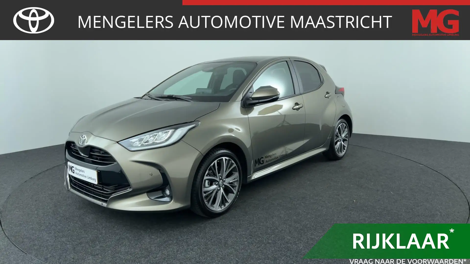 Toyota Yaris 1.5 Hybrid 130 Executive | Rijklaar | Panoramadak Groen - 1