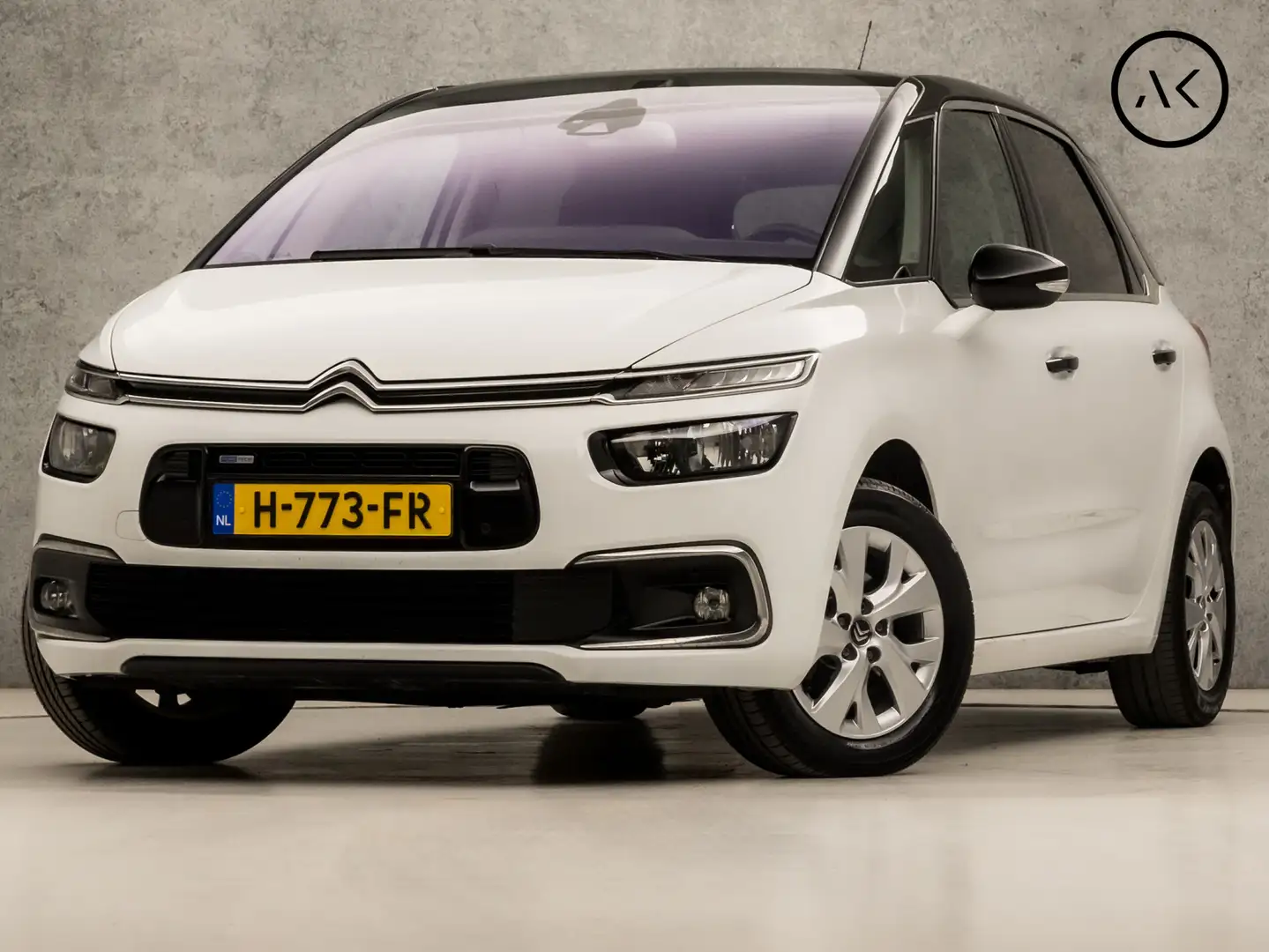 Citroen C4 Picasso 1.2 PureTech Sport Automaat (APPLE CARPLAY, NAVIGA Biały - 1