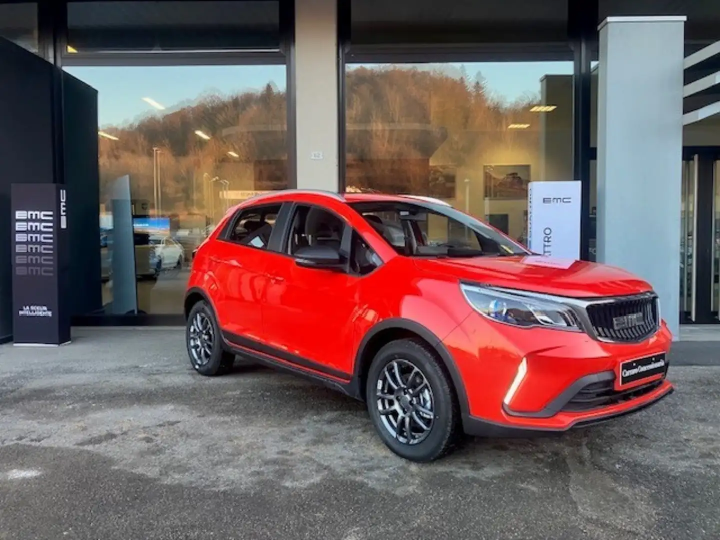 EMC QUATTRO 1.5 Cambio Automatico Rojo - 1