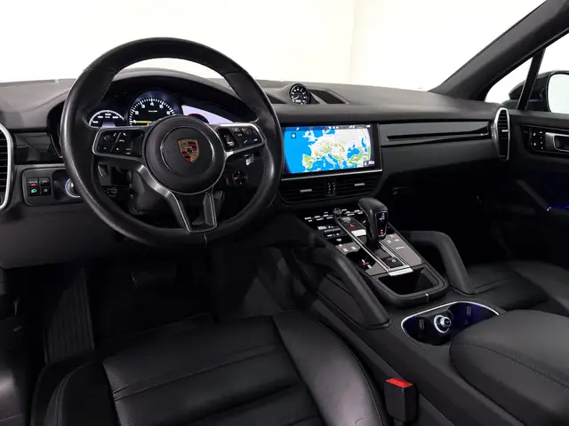 Porsche Cayenne III E-Hybrid Aut/Panorama/Sport-Chrono/AHK/PASM Ansicht 9