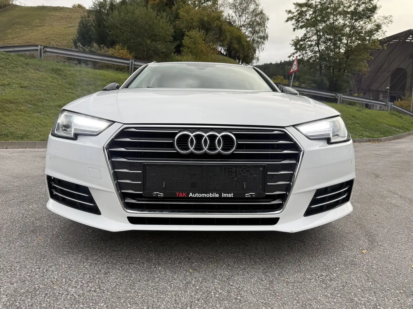 Audi A4 design 2.0 TDI Weiß - 2