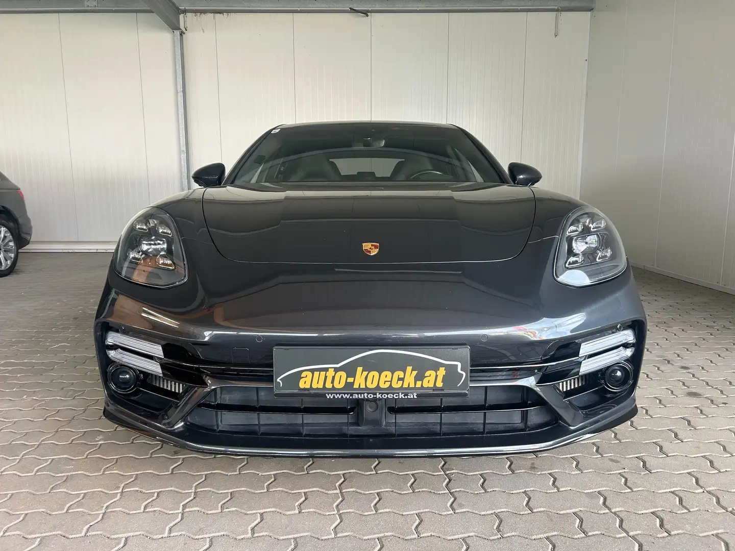 Porsche Panamera Turbo S E-Hybrid Grau - 2