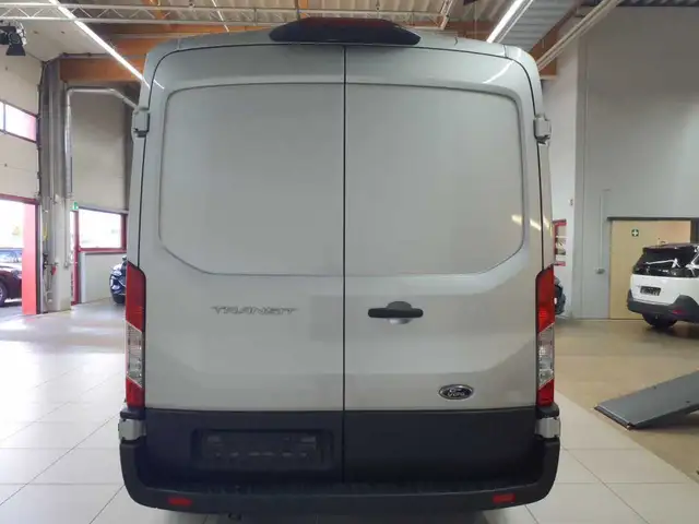 Ford Transit view 5
