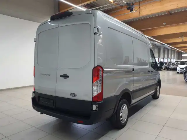 Ford Transit view 4