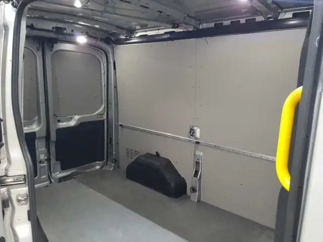 Ford Transit view 9