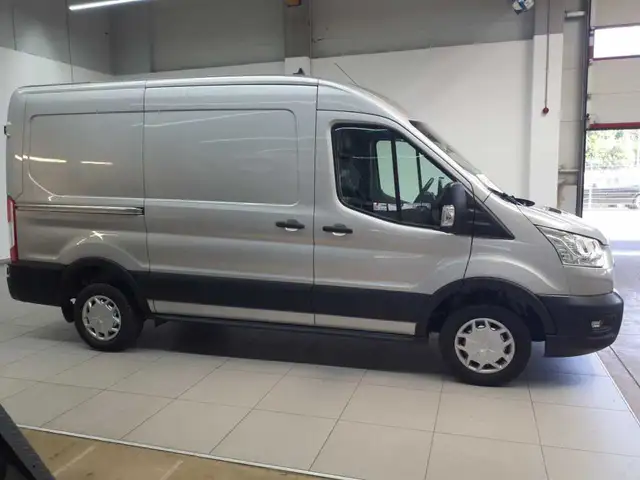 Ford Transit view 3