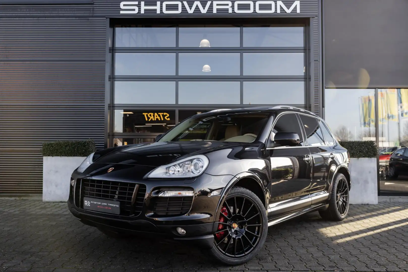 Porsche Cayenne 4.8 GTS, 405 PK, Schuifdak, Memory, Nieuwstaat! Zwart - 2